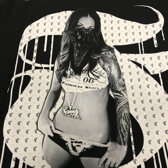 Almost Like New ManT-Shirt Size Clg - Picture 3 of 8